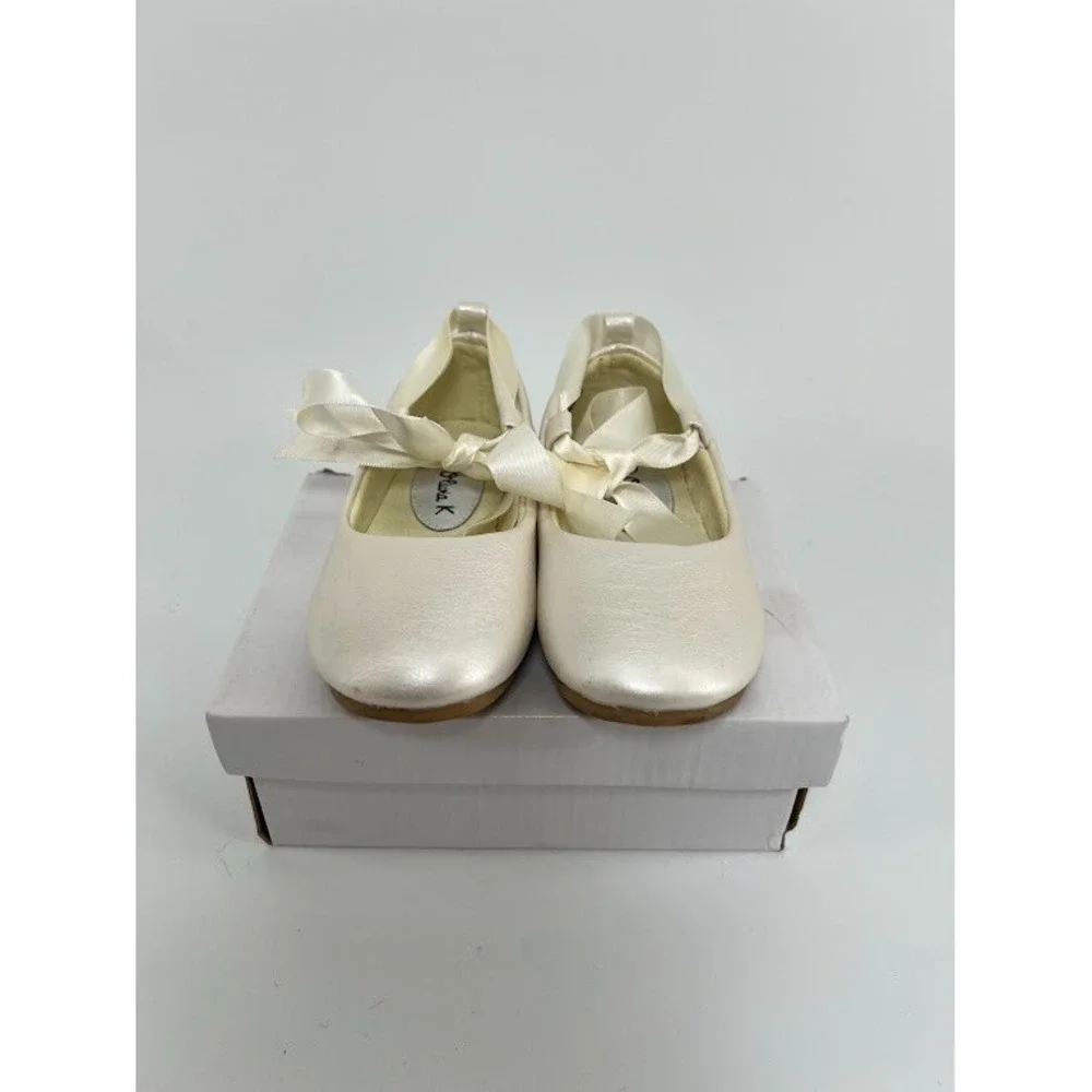 Olivia K‎ Toddler Girls Size 6 Ivory Leather Ballet Maryjane Dress Shoes Satin